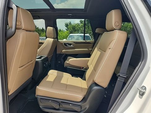 Used 2023 Chevrolet Tahoe Premier RWD image 3