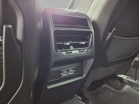 Used 2023 Jeep Grand Cherokee Laredo image 24