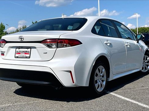 Used 2023 Toyota Corolla LE FWD image 12