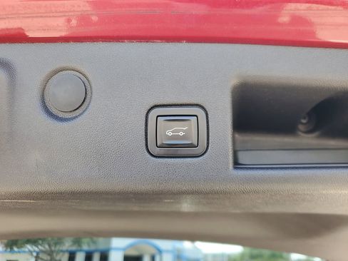 Used 2019 Chevrolet Equinox LT FWD image 8