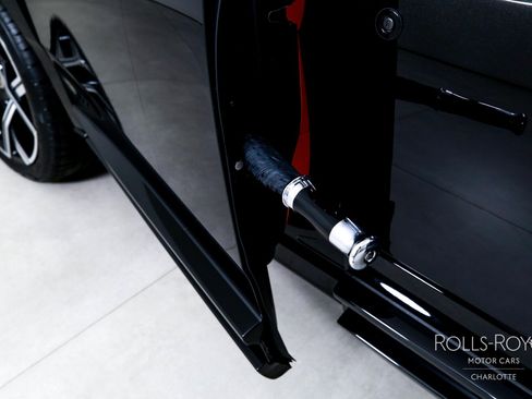 Used 2026 Rolls-Royce Cullinan Black Badge AWD/4WD image 33