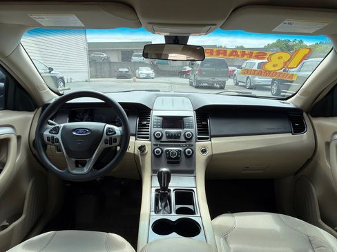 Used 2018 Ford Taurus SE FWD image 13