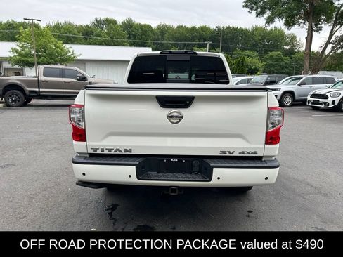 Used 2021 Nissan Titan SV w/ SV Convenience Package AWD/4WD image 5