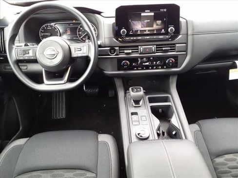 New 2025 Nissan Pathfinder S image 9