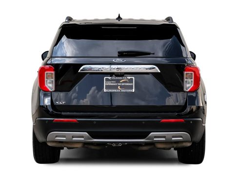 Used 2020 Ford Explorer XLT w/ Equipment Group 202A RWD image 8