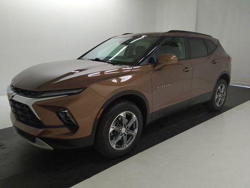 Used 2024 Chevrolet Blazer LT w/ Convenience Package FWD image 2