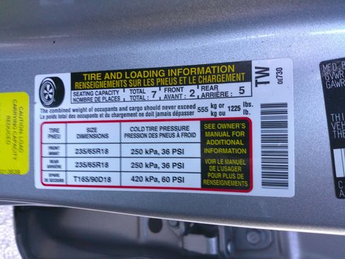 Used 2023 Toyota Highlander XLE image 37