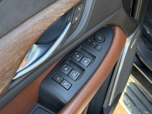 Used 2017 Cadillac Escalade Luxury image 15