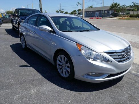 Used 2011 Hyundai Sonata SE image 2
