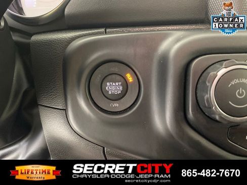 Used 2022 Jeep Wrangler Unlimited Sahara AWD/4WD image 16