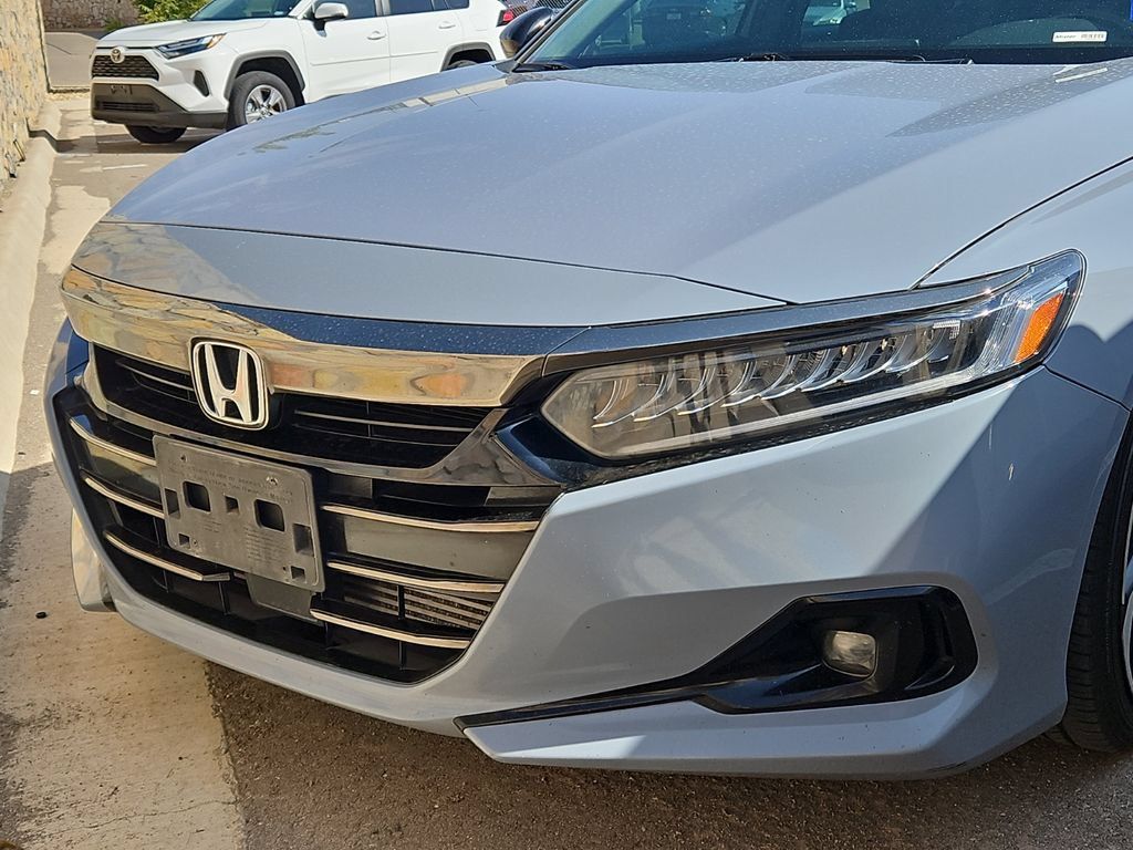 Used 2022 Honda Accord Sport image 2