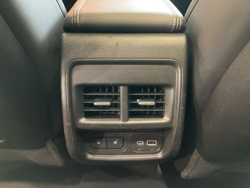 Used 2021 Cadillac XT4 Premium Luxury image 26