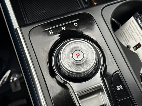 New 2026 Kia Carnival SX w/ SX Dark Edition Package image 25