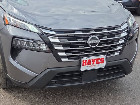 Used 2024 Nissan Rogue SV image 6