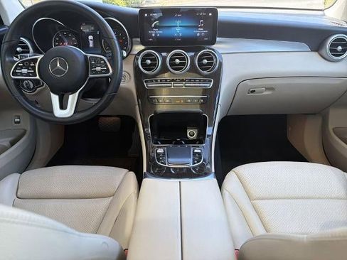 Used 2021 Mercedes-Benz GLC 300 image 23