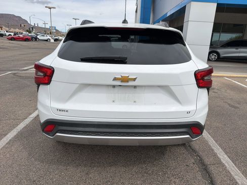 Used 2025 Chevrolet Trax LT image 5