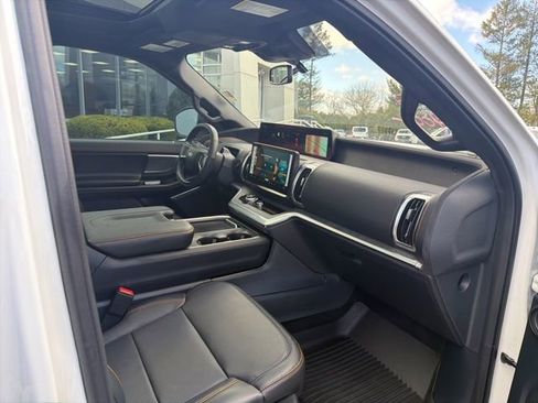 Used 2025 Ford Expedition Tremor AWD/4WD image 12