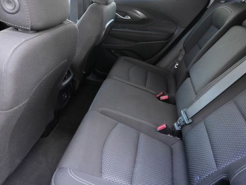 Used 2024 GMC Terrain SLE w/ Driver Convenience Package image 31