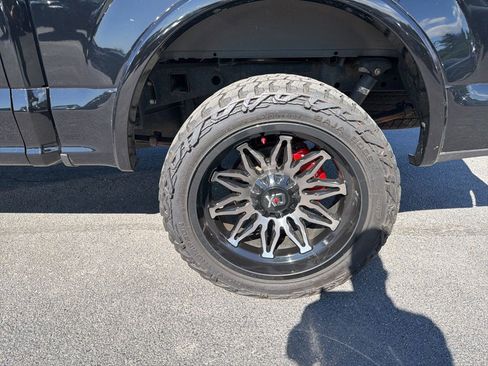 Used 2018 Ford F150 Lariat w/ Equipment Group 502A Luxury AWD/4WD image 4