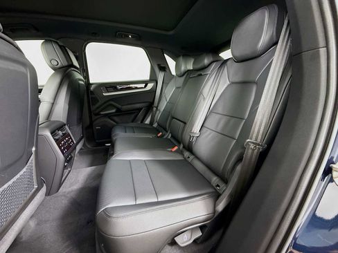 New 2026 Porsche Cayenne image 23