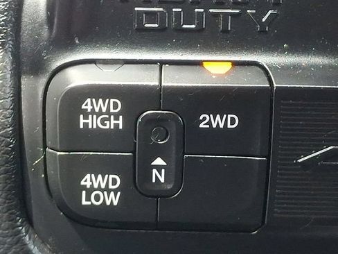 Used 2019 RAM 2500 Big Horn w/ Night Edition AWD/4WD image 24