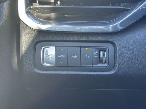 Certified 2024 GMC Acadia Denali image 18