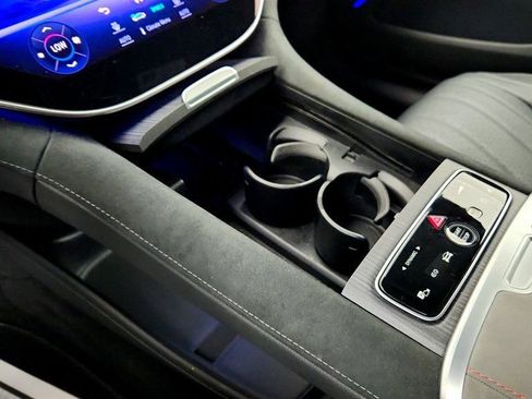 Used 2022 Mercedes-Benz EQS 580 4MATIC Sedan w/ Exclusive Trim Package image 16