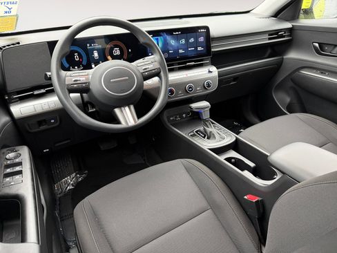 Certified 2025 Hyundai Kona SE image 15