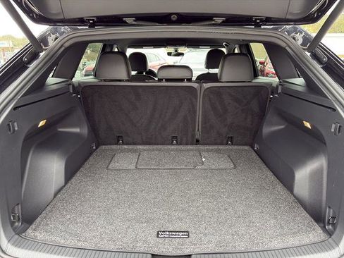 Used 2020 Volkswagen Atlas Cross Sport SE image 11
