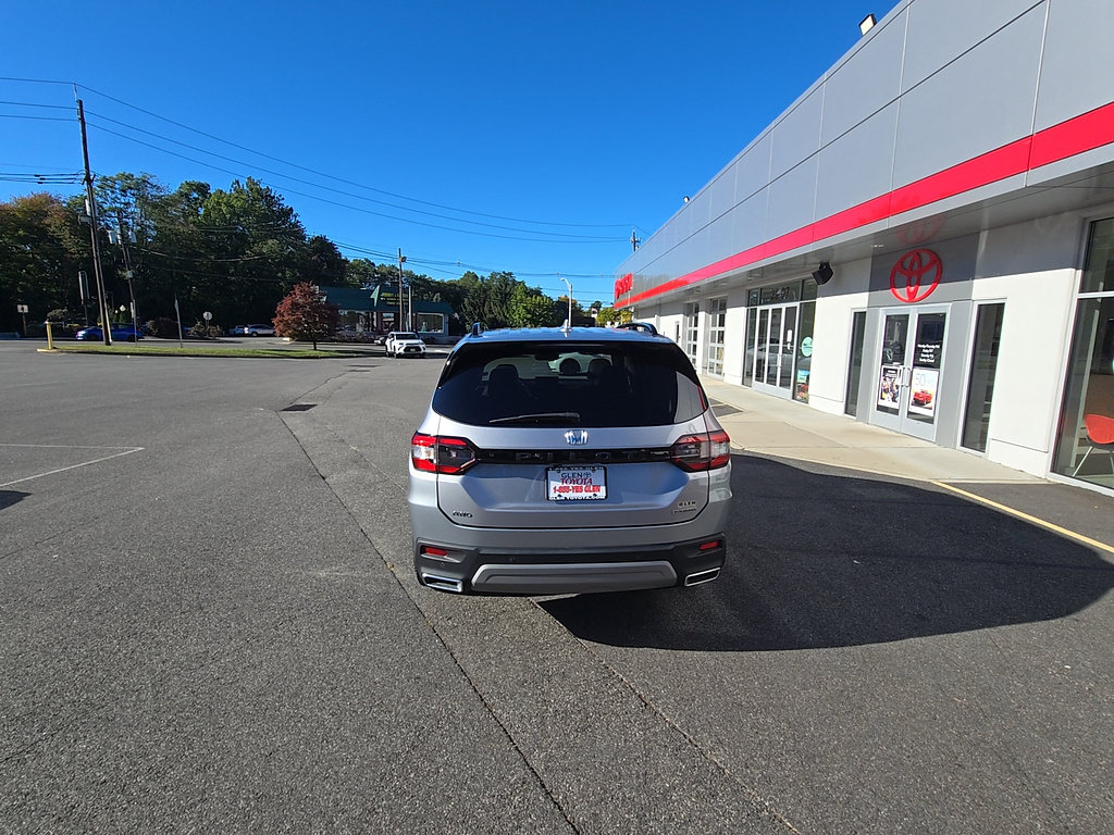 Used 2025 Honda Pilot Touring image 5