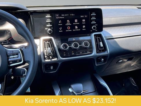 Used 2023 Kia Sorento LX FWD image 6