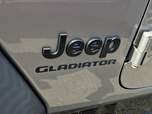 Used 2020 Jeep Gladiator Sport w/ Quick Order Package 24S AWD/4WD image 7