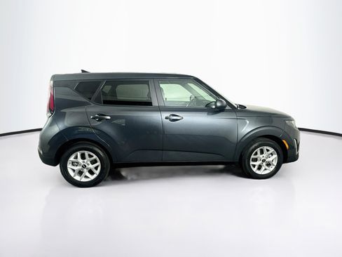 Used 2025 Kia Soul LX w/ LX Technology Package FWD image 10