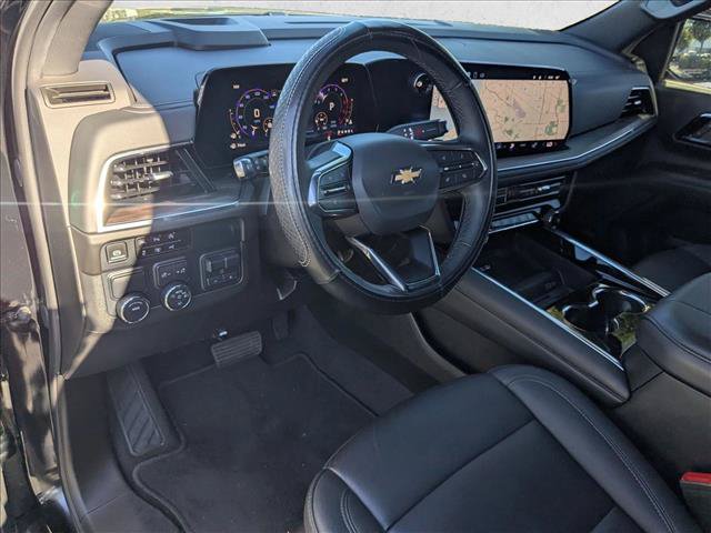 Used 2025 Chevrolet Suburban LT w/ Comfort Package RWD image 9