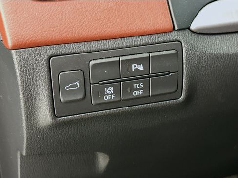 Used 2018 MAZDA CX-9 Signature image 17