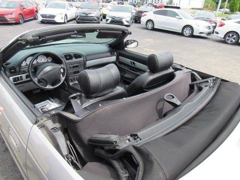Used 2005 Ford Thunderbird Deluxe RWD image 11
