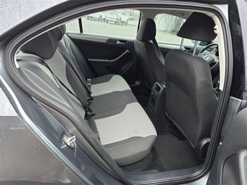 Used 2017 Volkswagen Jetta S image 13