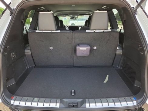 New 2026 Lexus TX 500h AWD image 27