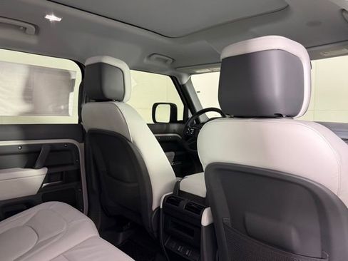 New 2026 Land Rover Defender 110 X-Dynamic SE AWD/4WD image 30