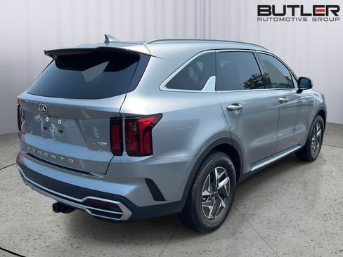 Used 2021 Kia Sorento S FWD image 4