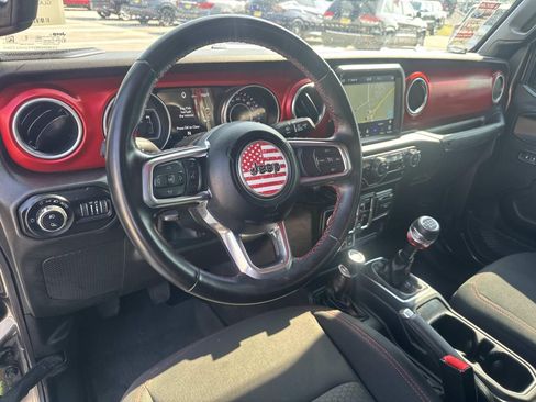 Used 2022 Jeep Gladiator Rubicon w/ LED Lighting Group AWD/4WD image 17