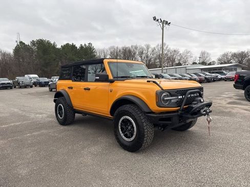 Used 2022 Ford Bronco Badlands image 8