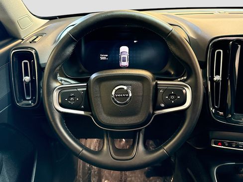 Used 2025 Volvo XC40 B5 Core image 18