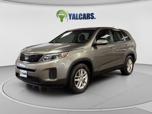 Used 2015 Kia Sorento LX AWD/4WD image 1