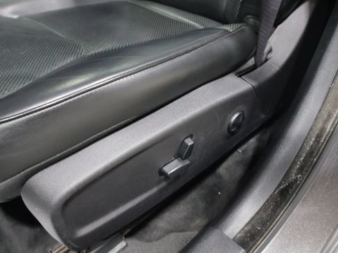 Used 2016 Chrysler 300 C AWD/4WD image 12