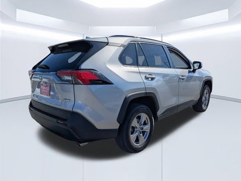 Used 2022 Toyota RAV4 XLE image 4