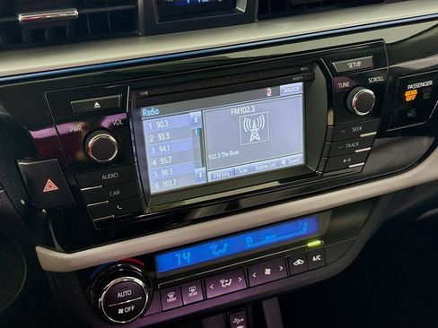 Used 2015 Toyota Corolla LE FWD image 14