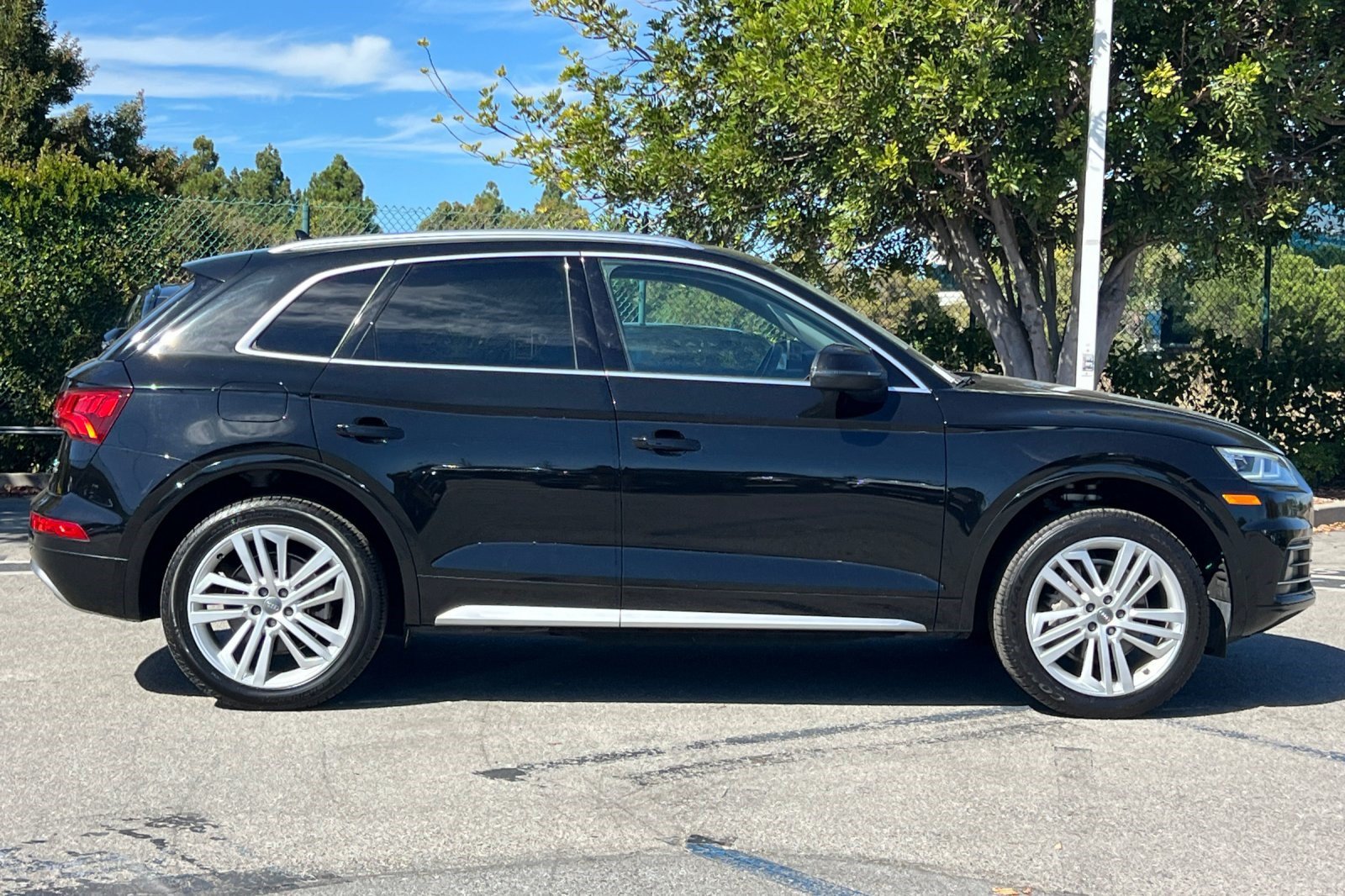 Used 2018 Audi Q5 2.0T Premium Plus w/ Premium Plus Package AWD/4WD image 7
