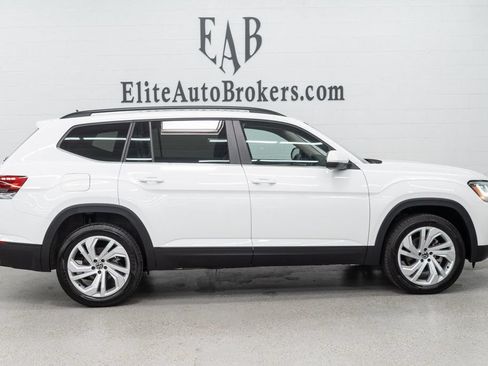 Used 2023 Volkswagen Atlas SE w/ Panoramic Sunroof Package AWD/4WD image 5