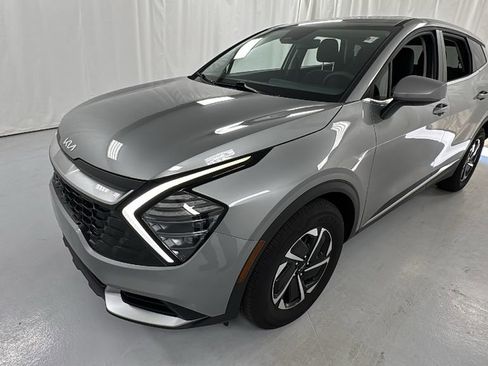 Used 2024 Kia Sportage LX image 7